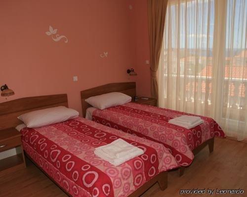 Villa Cezar Kaštel Lukšić Rom bilde