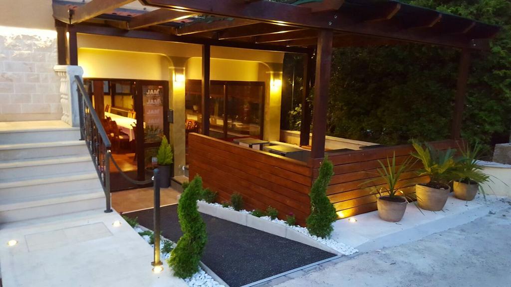 Villa Cezar Kaštel Lukšić Eksteriør bilde